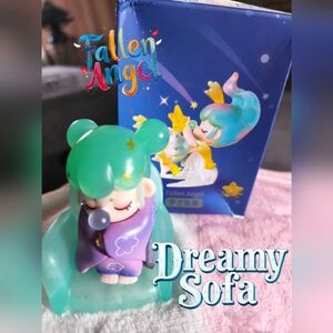 Fallen Angel "Dreamy Sofa" Figurine